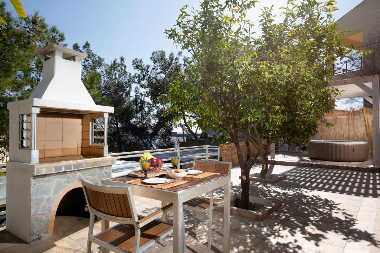 Theros Luxury Αρχάγγελος